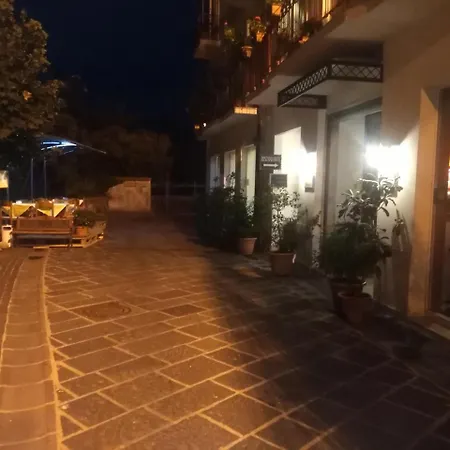 La Congiura Dei Baroni Hotel